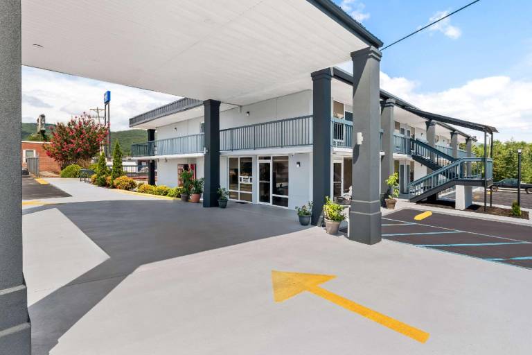 Rodeway Inn Dalton South — photo 4