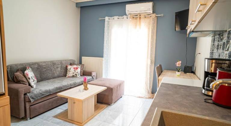 Apartment with terrace | Next to Church of the Holy Apostles — photo 2