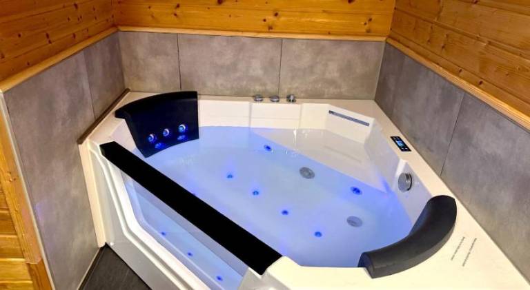 Vacation home with hot tub | Close to the beach | Pets allowed — photo 5