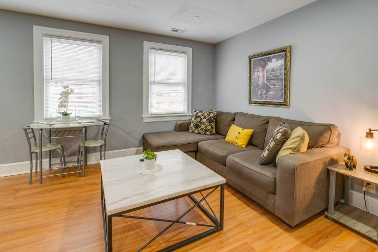 Easy Metro Access: WFH-Friendly Apt 7 Mi to DC! — photo 2