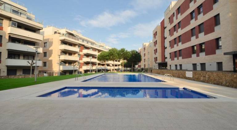 Holiday apartment with terrace, pool & yard in Lloret de Mar