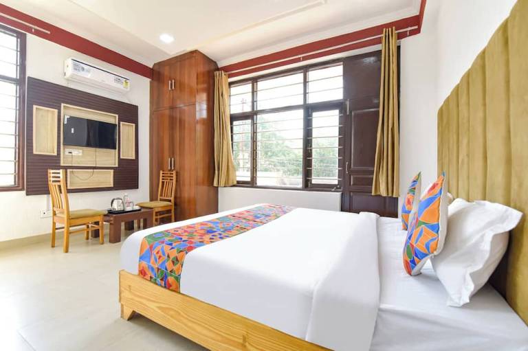 Fabhotel Aayat Home Stay