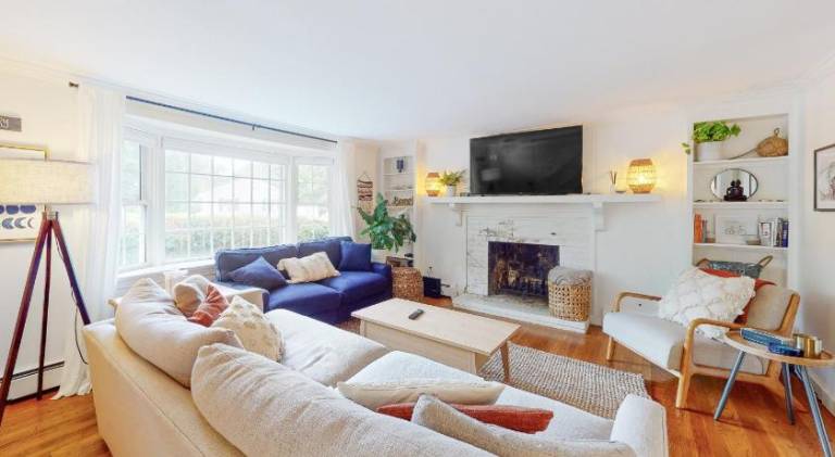 House with 4 rooms for 10 persons in Hyannis, MA