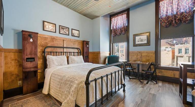 Historic Iron Horse Inn - Deadwood — photo 2