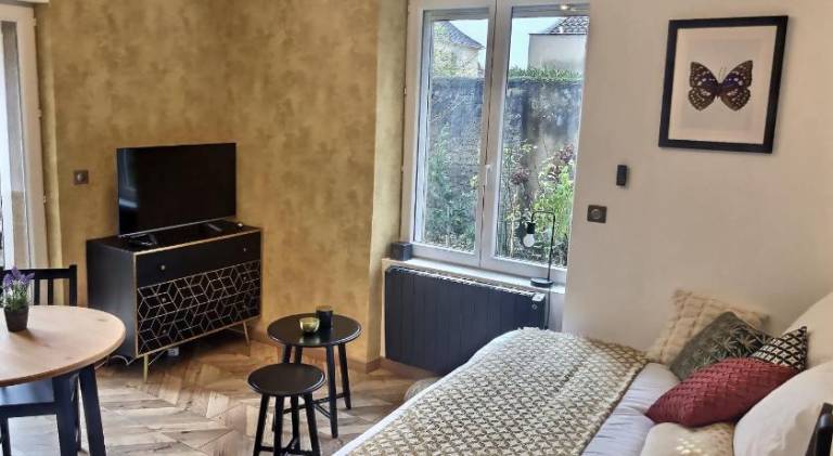 Rental apartment with 1 room for 2 persons in Metz