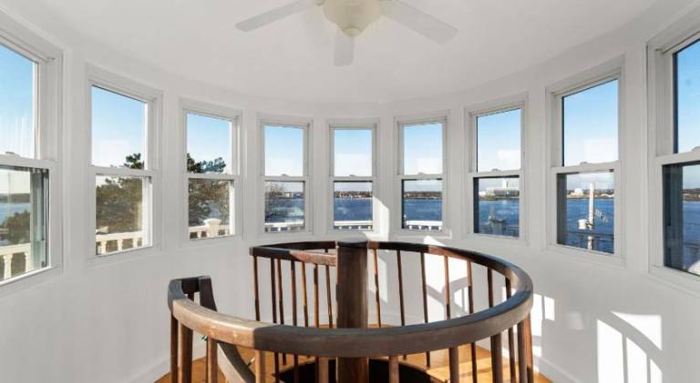 Vacation home with BBQ & hot tub — photo 4