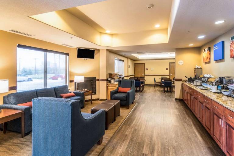 Comfort Inn & Suites Rifle — photo 2