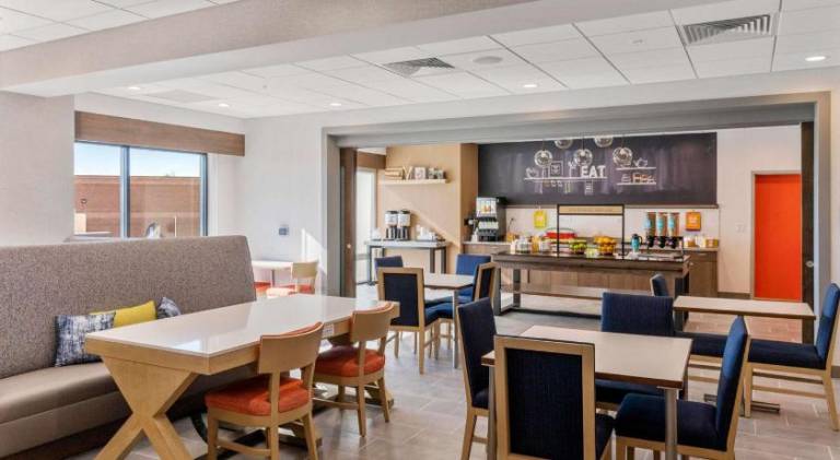 Hampton Inn by Hilton Colorado Springs Northeast — photo 3