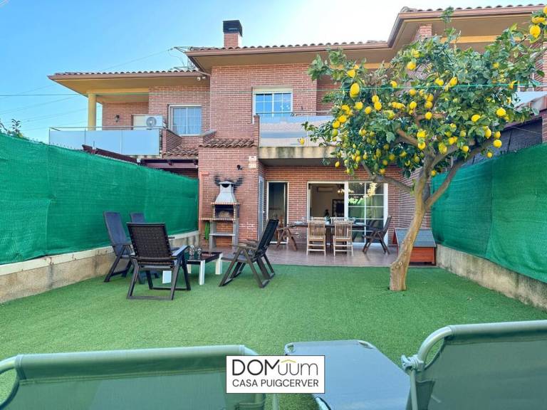 Fully equipped vacation home with yard, pool & BBQ | Dogs allowed — photo 4