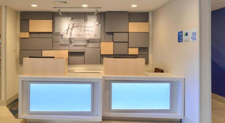 Holiday Inn Express Hotel and Suites Stevens Point By IHG — photo 4