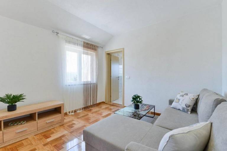 Apartman Karin Gornji