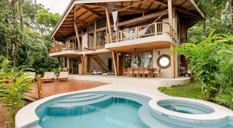 Villa with pool & jacuzzi | Pets are welcome — photo 3