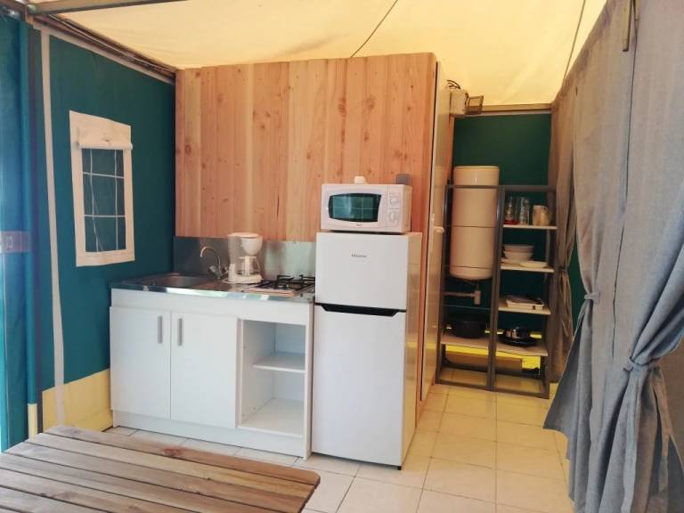 Tent with barbeque & terrace | Dogs allowed — photo 3