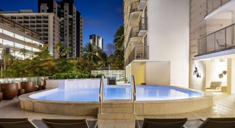 Hilton Garden Inn Waikiki Beach, Honolulu — photo 2