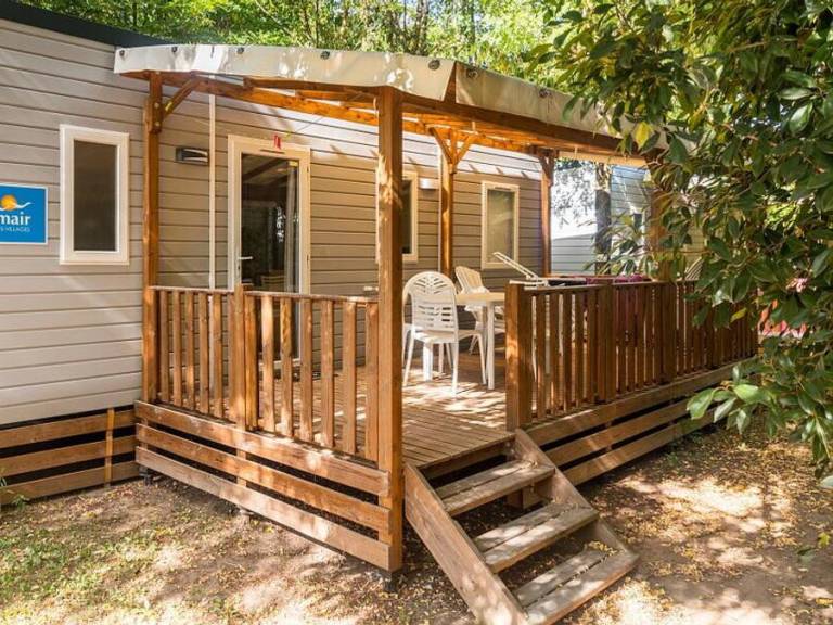 Children-friendly mobile home with pool & patio | Pets allowed — photo 4