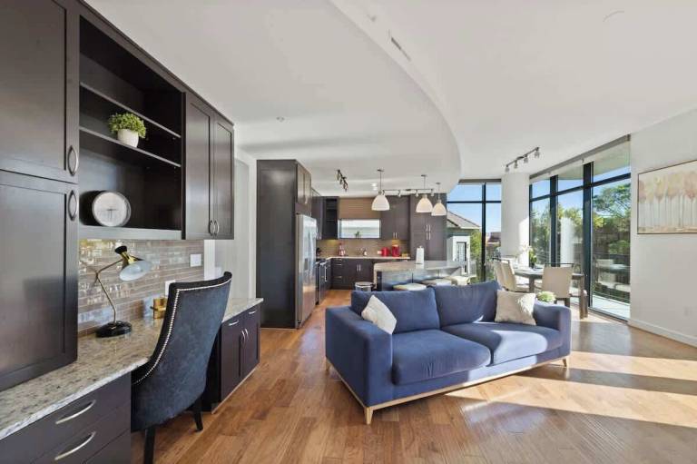 Apartment  Uptown
