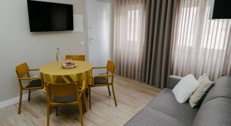 Apartment with terrace — photo 4