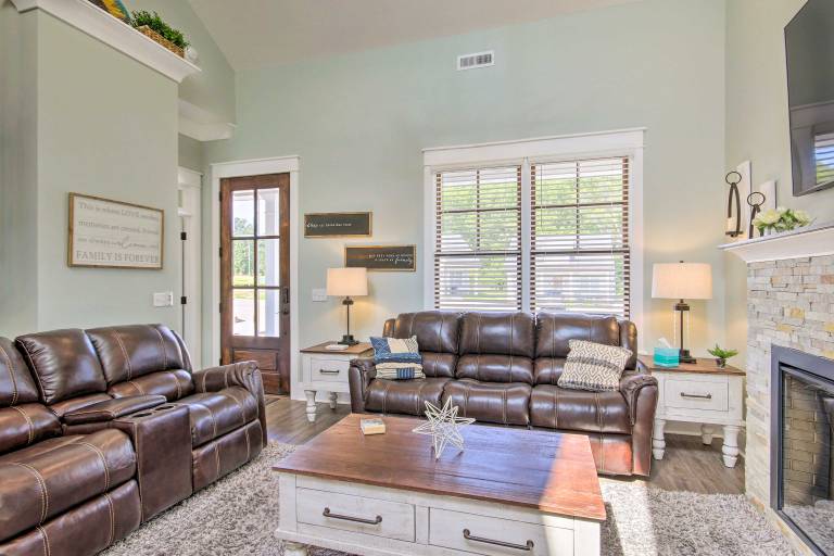 Stunning Lakefront Retreat w/ Dock Access! — photo 4
