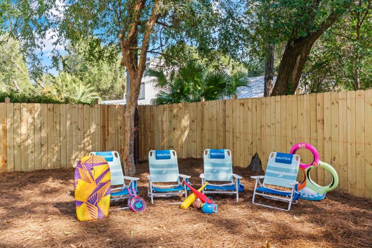 Live Oak Retreat - 2104 Bruce Drive — photo 4