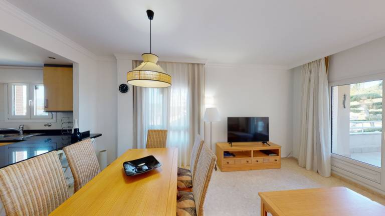 Fully equipped holiday apartment with patio & pool | Pets allowed — photo 2