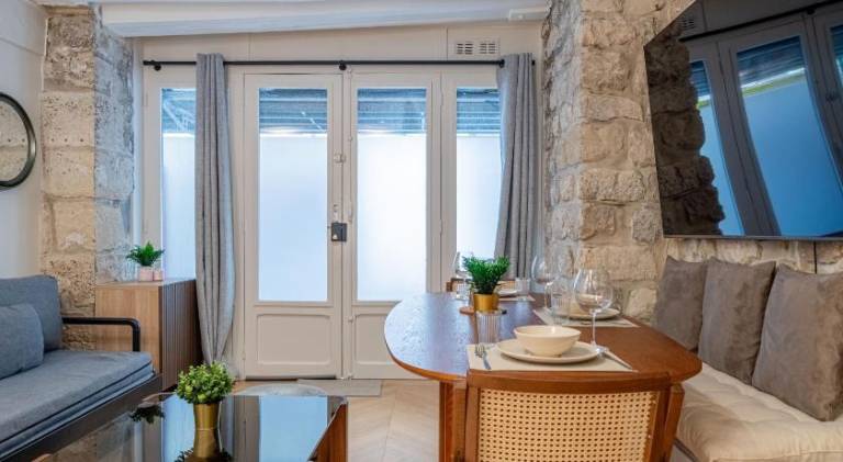 Apartment with hot tub & sauna | Near Notre-Dame de Paris — photo 2