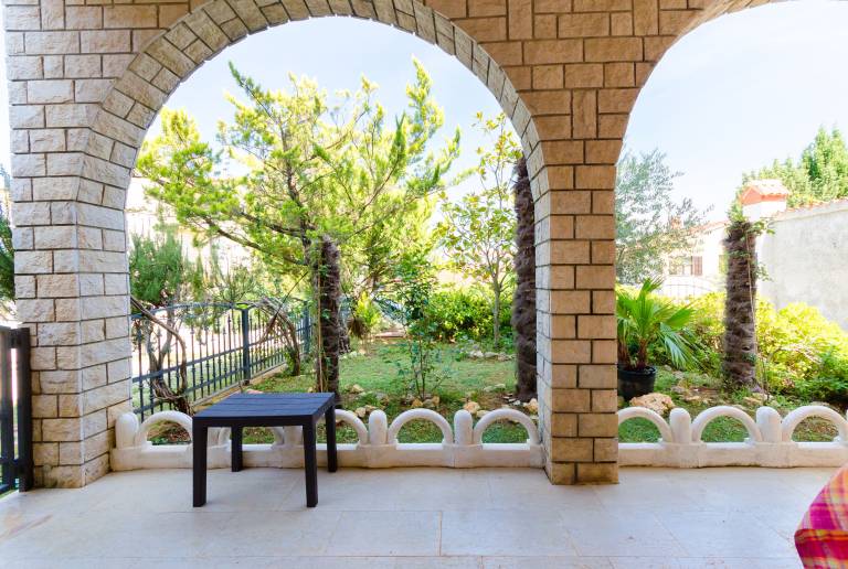 Apartment with grill & terrace | Garden view — photo 3