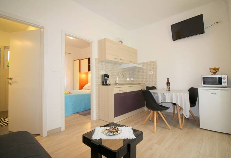 Dog-friendly apartment in the centre of Porec, just 400 metres from the beach — photo 3