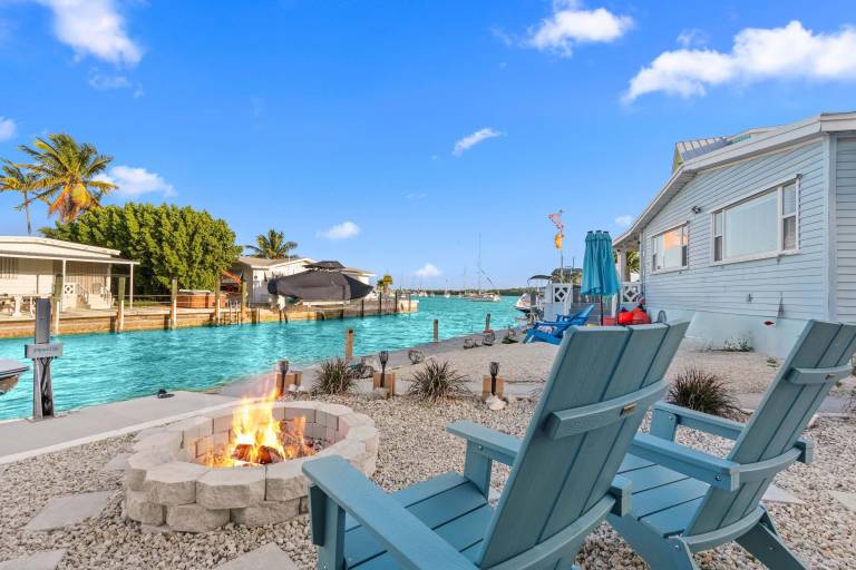 Family-friendly vacation home with yard, barbeque & fast internet | Water view | Next to the beach | Pet-friendly — photo 5
