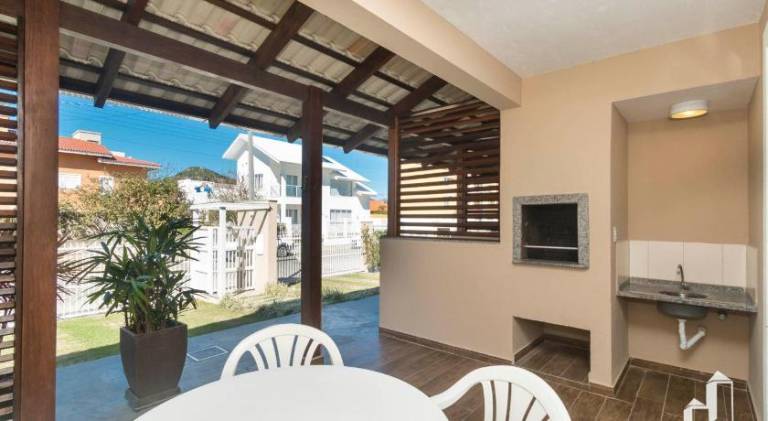 Holiday apartment with 2 rooms for 6 persons in Bombinhas