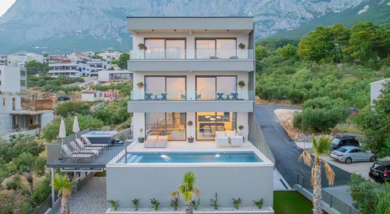 Pleasant villa with jacuzzi & pool | Pets are welcome — photo 5