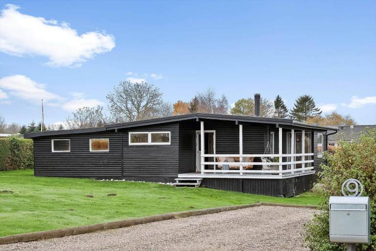 Lovely vacation home with barbecue | Dogs allowed — photo 2