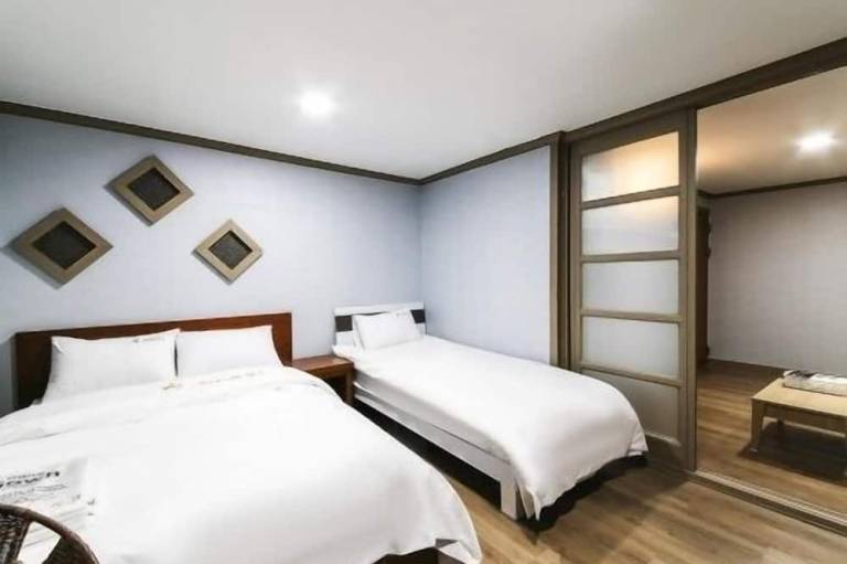 Happy Q Motel
