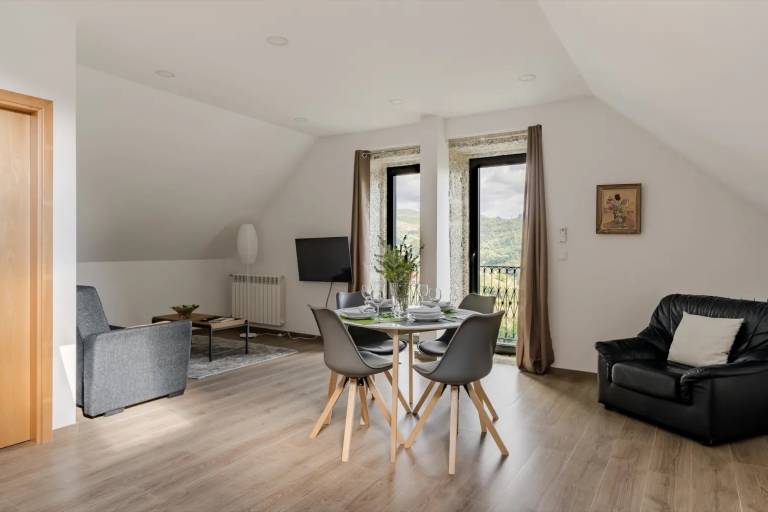 Holiday Home 'Quinta Do Bairro - 1º Andar' with Mountain View, Wi-Fi and Air Conditioning — photo 2