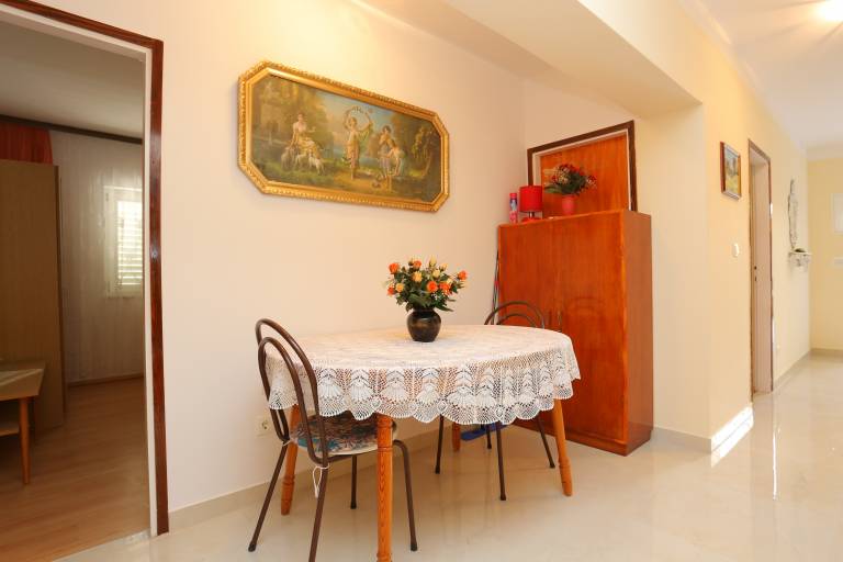 Four-bedroom apartment with terrace and sea view Nemira (Omiš) (A-4652-a) — photo 5