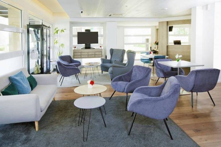 Wonderful serviced apartment with patio & garden | Pets allowed — photo 3
