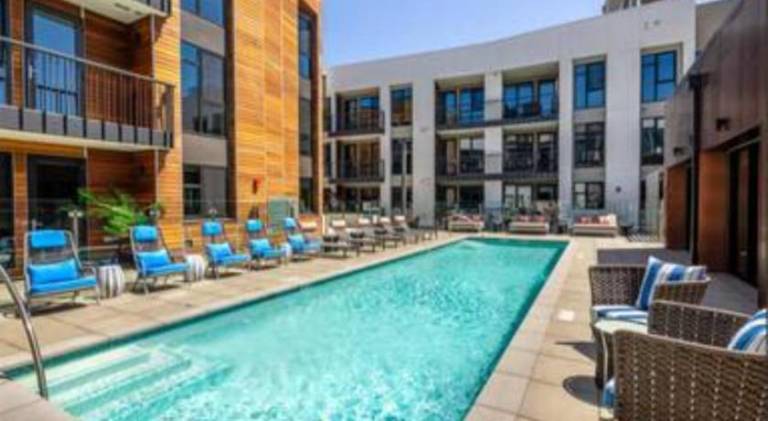 Apartment with pool — photo 3