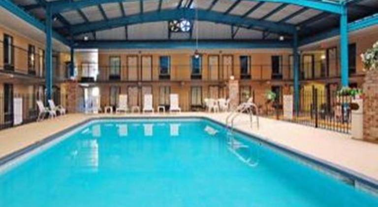 Baymont by Wyndham Knoxville I-75 — photo 4