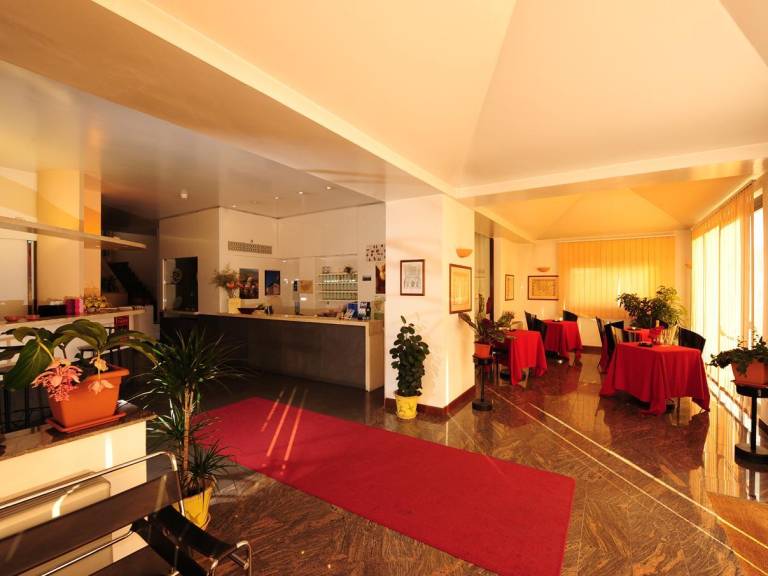 Kristall Hotel — photo 2