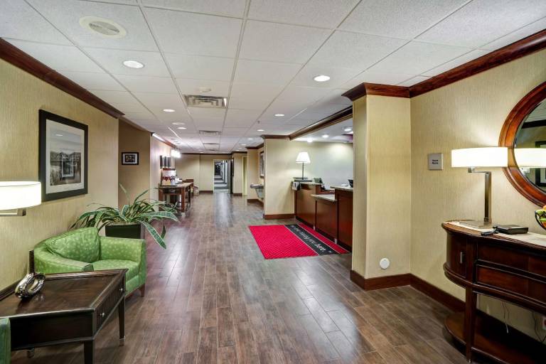 Hampton Inn Morgantown — photo 3