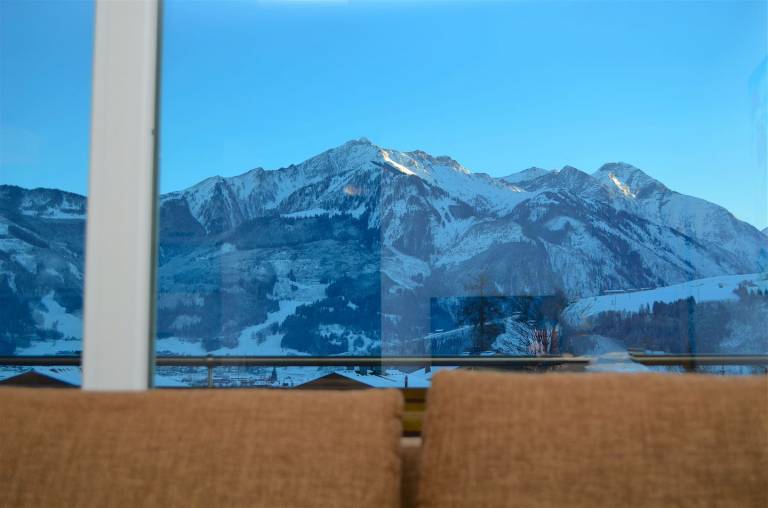 Modern apartment, private sauna, spectacular views, 5 min to ski lifts — photo 3
