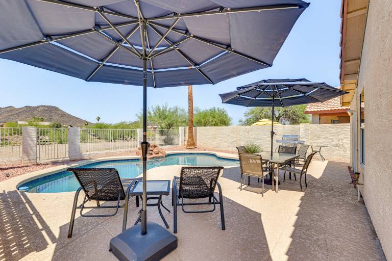 Swim w a View Scenic Desert Retreat in Glendale