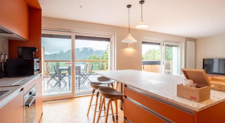 Lovely apartment with terrace, yard & hot tub | Good for workation | Pets allowed — photo 2