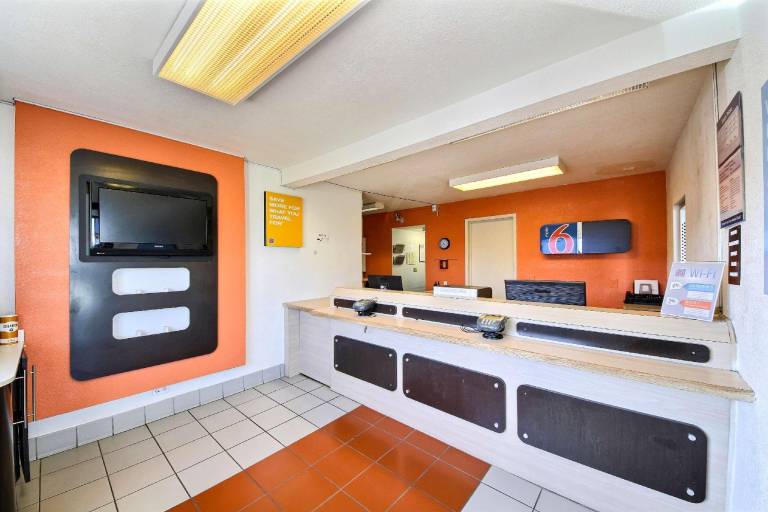 Motel 6 Laredo, TX - South — photo 5