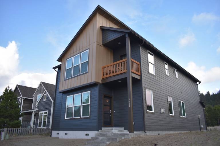 House Pacific City