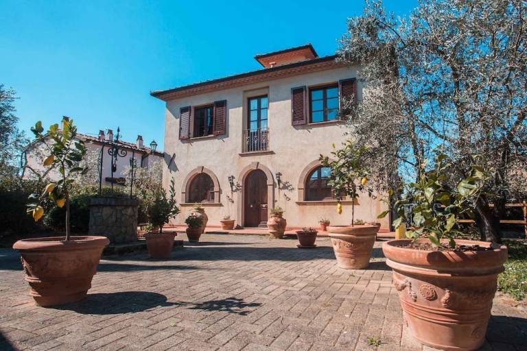 Villa Montescudaio