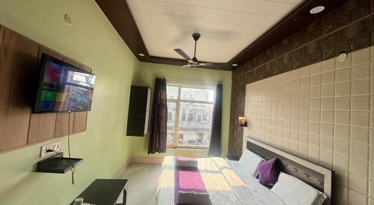 Hotel Mother land near ganga ghat — photo 3