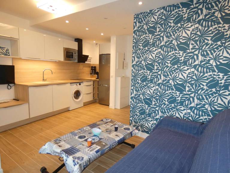 Modern Studio with Garden, Close to Beach & Shops, Perfect for Families — photo 3