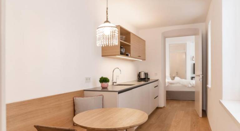 Serviced apartment with yard | Pets are welcome — photo 2