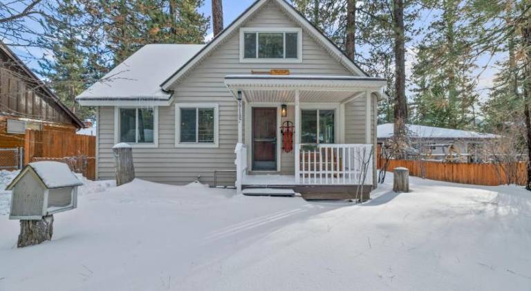 Boulder Bay Bungalow - Updated mountain retreat with hot tub, game table, and sauna! — photo 4