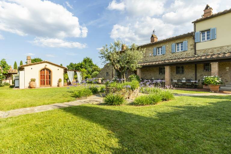Family-friendly apartment with garden, pool & patio | Pets are welcome in Arezzo